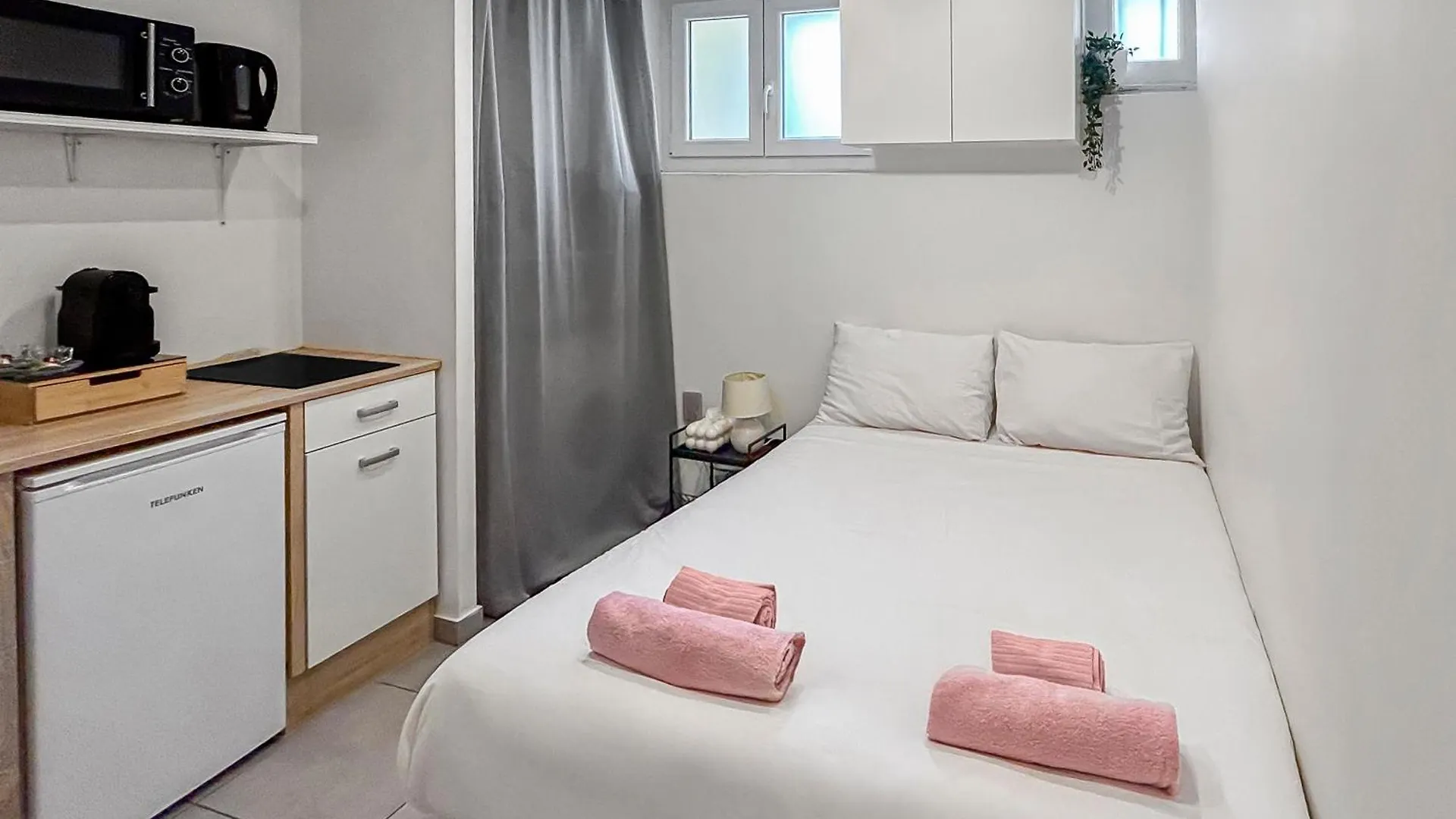 Studio Lumineux Et Moderne A Nice, Bien Situe